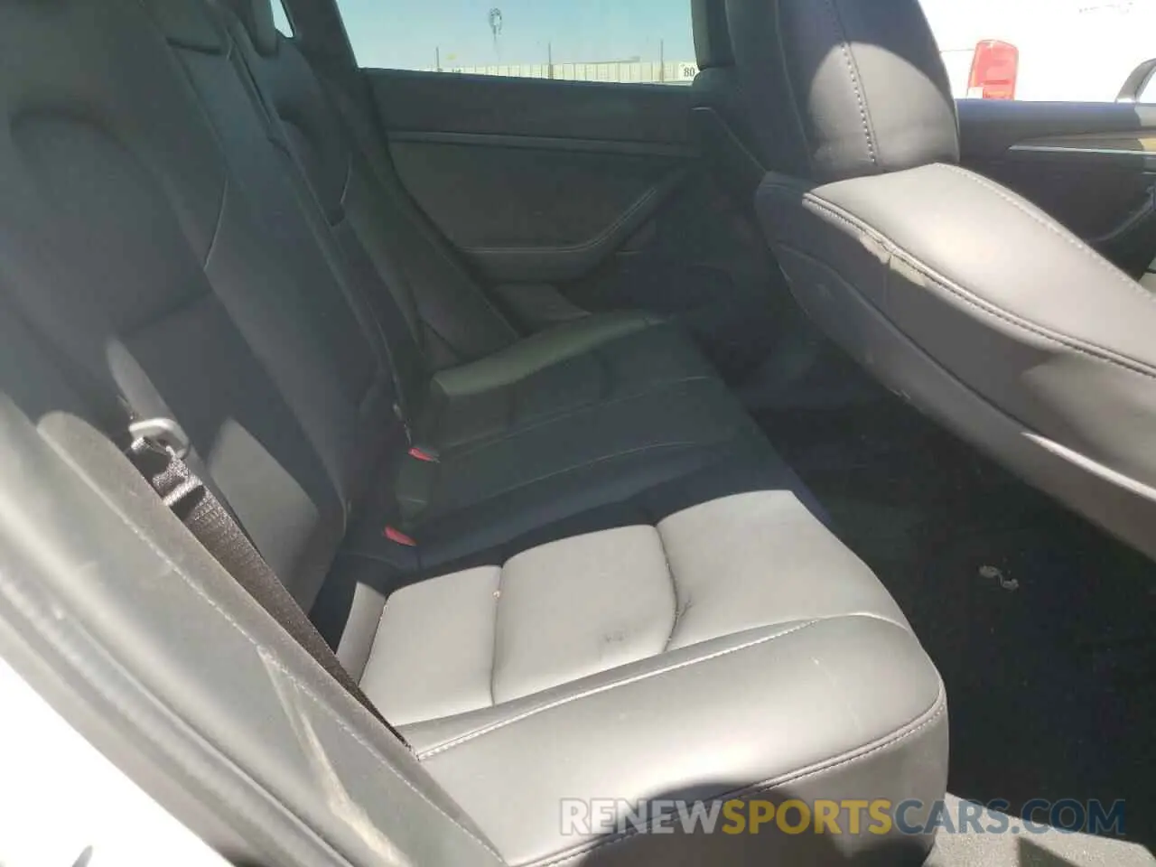10 Photograph of a damaged car 5YJ3E1EB8MF060260 TESLA MODEL 3 2021