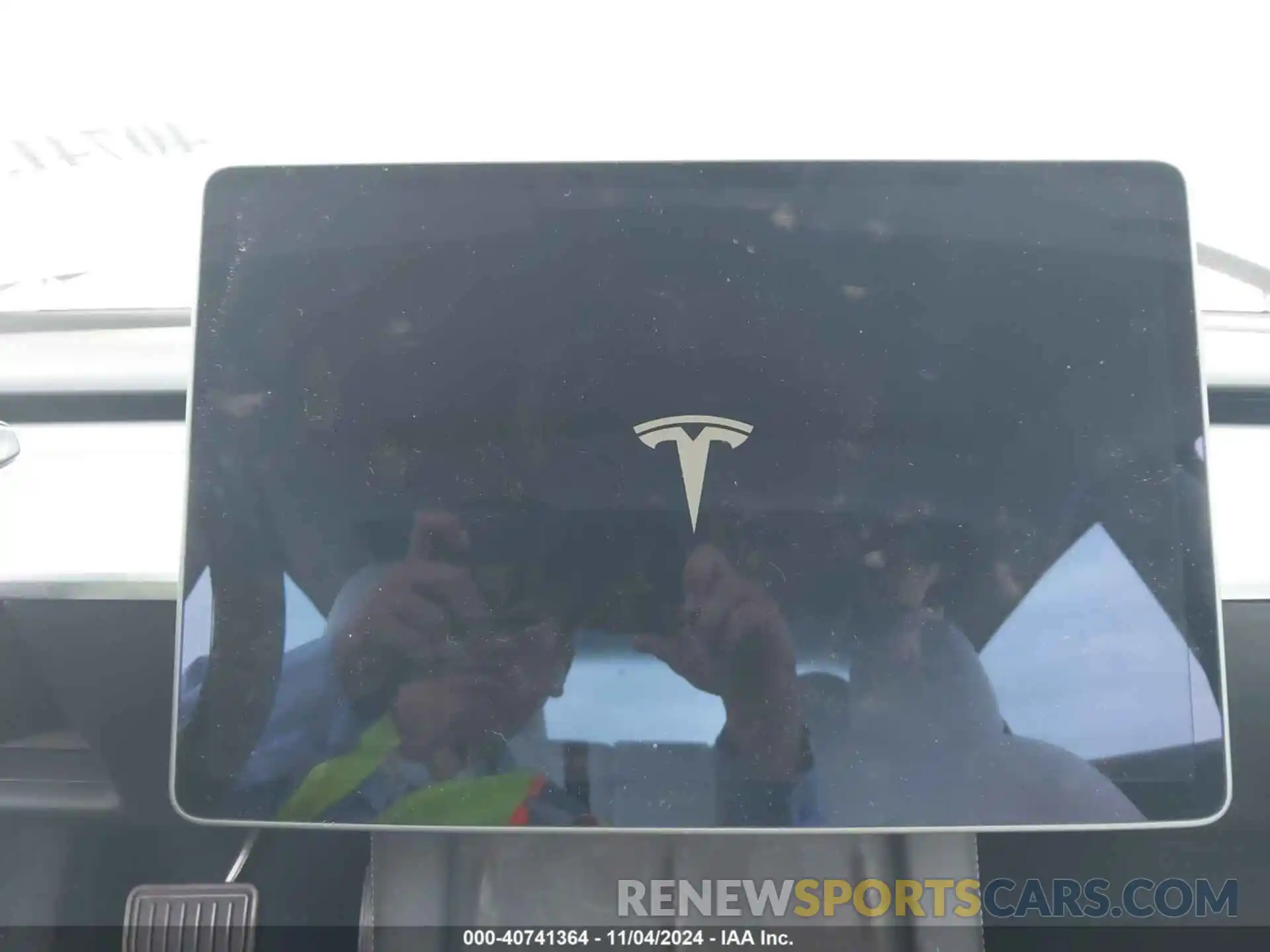 18 Photograph of a damaged car 5YJ3E1EB8MF079505 TESLA MODEL 3 2021