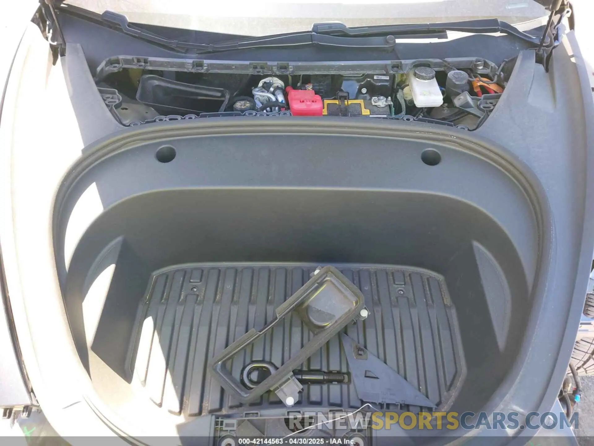 10 Photograph of a damaged car 5YJ3E1EB8MF862002 TESLA MODEL 3 2021