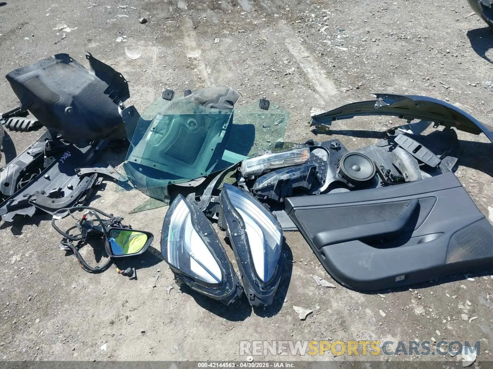 12 Photograph of a damaged car 5YJ3E1EB8MF862002 TESLA MODEL 3 2021