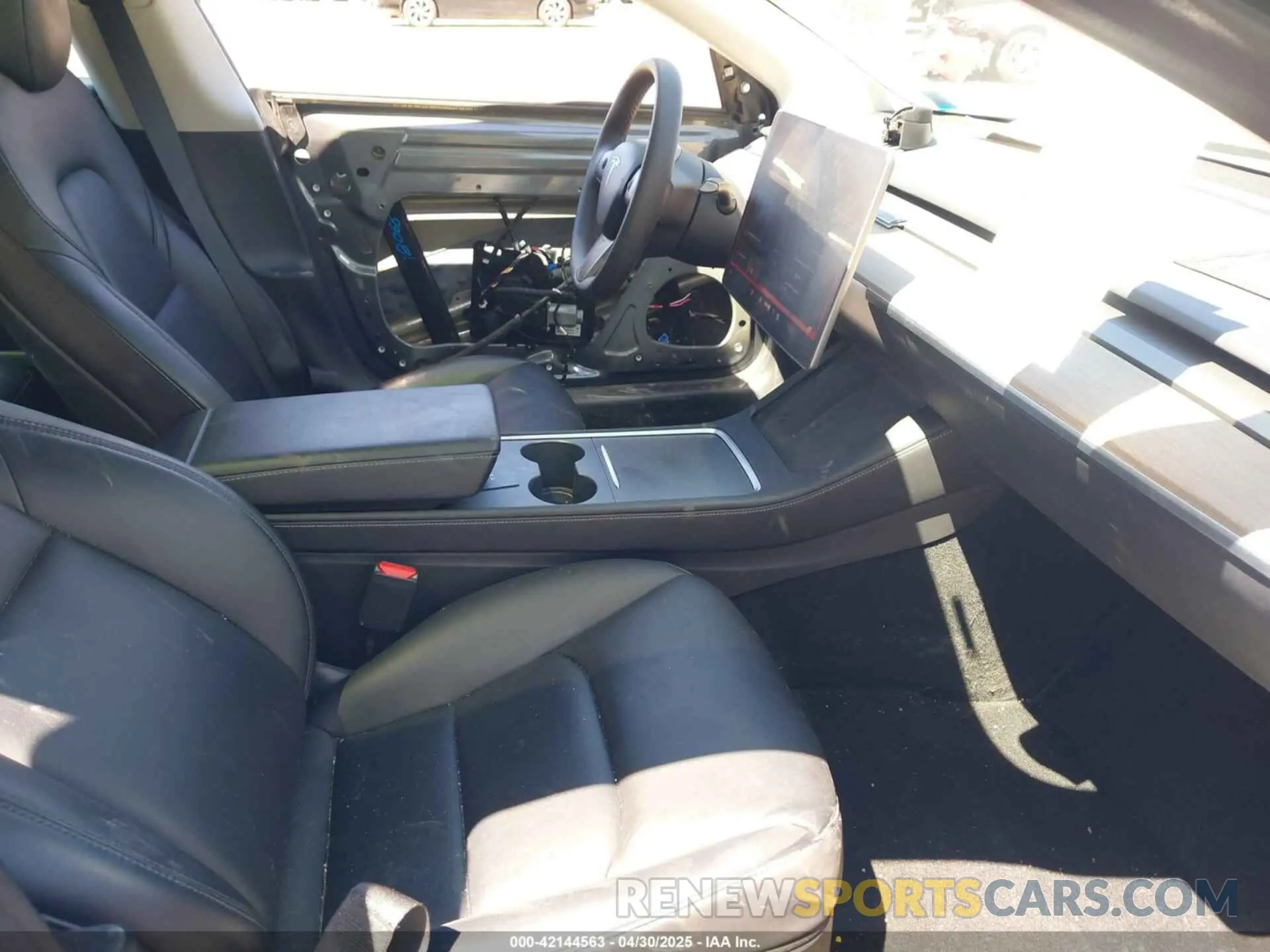5 Photograph of a damaged car 5YJ3E1EB8MF862002 TESLA MODEL 3 2021