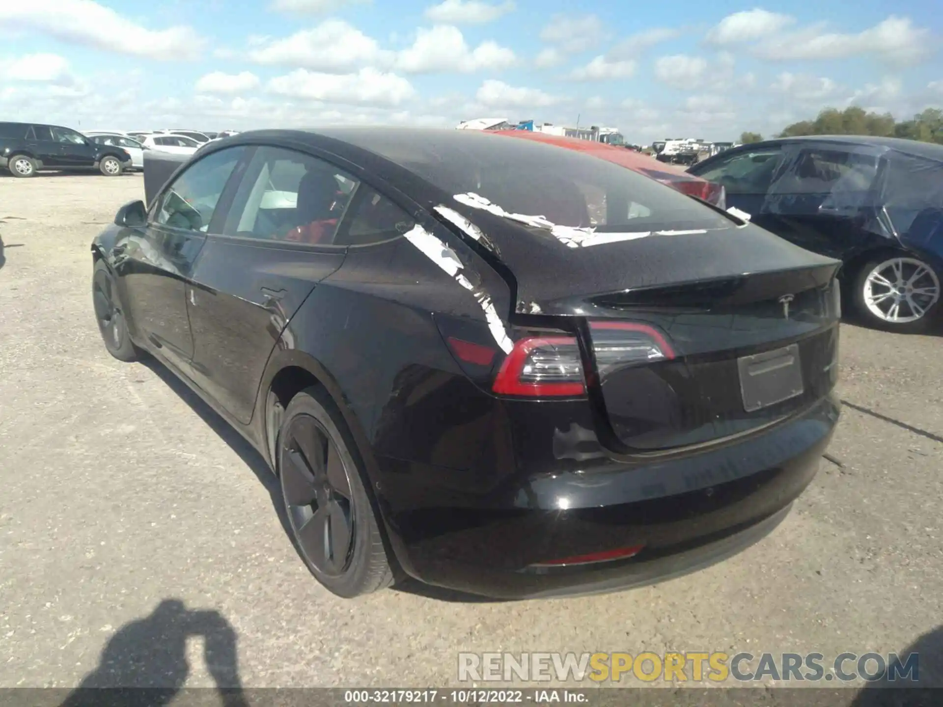 3 Photograph of a damaged car 5YJ3E1EB8MF869502 TESLA MODEL 3 2021