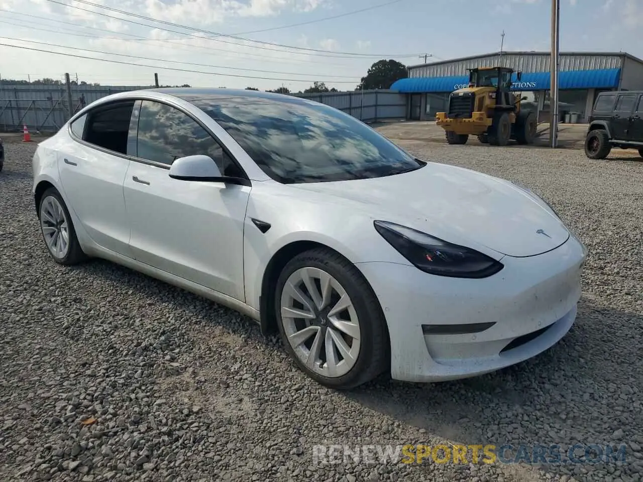 4 Photograph of a damaged car 5YJ3E1EB8MF924353 TESLA MODEL 3 2021