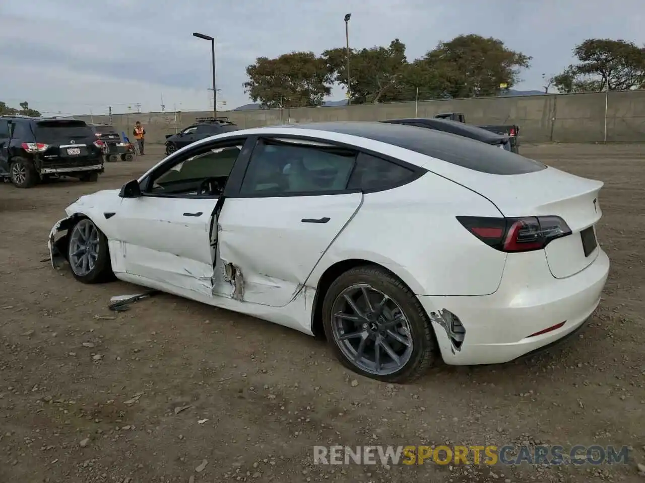 2 Photograph of a damaged car 5YJ3E1EB8MF927169 TESLA MODEL 3 2021