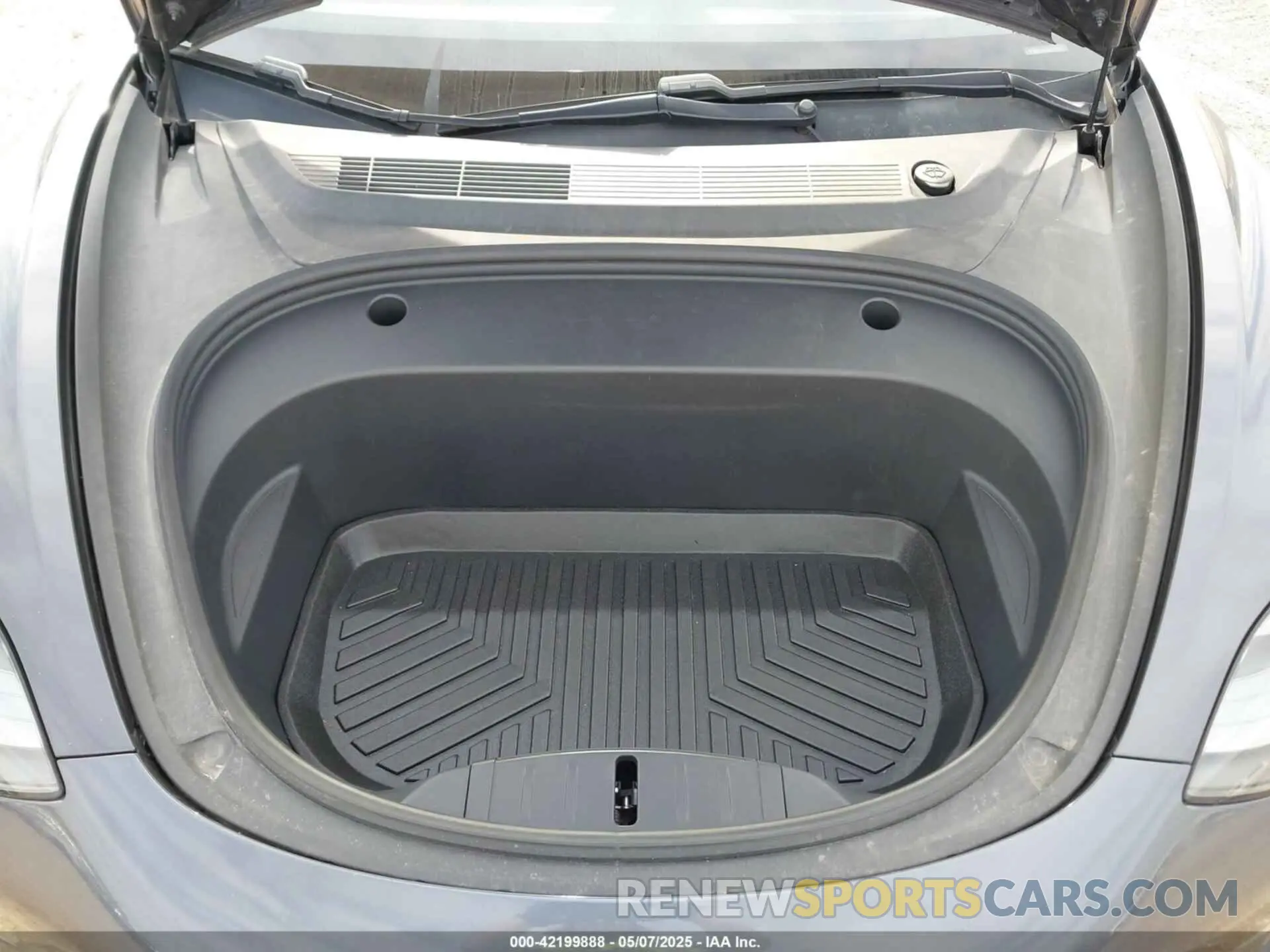 10 Photograph of a damaged car 5YJ3E1EB8MF979224 TESLA MODEL 3 2021