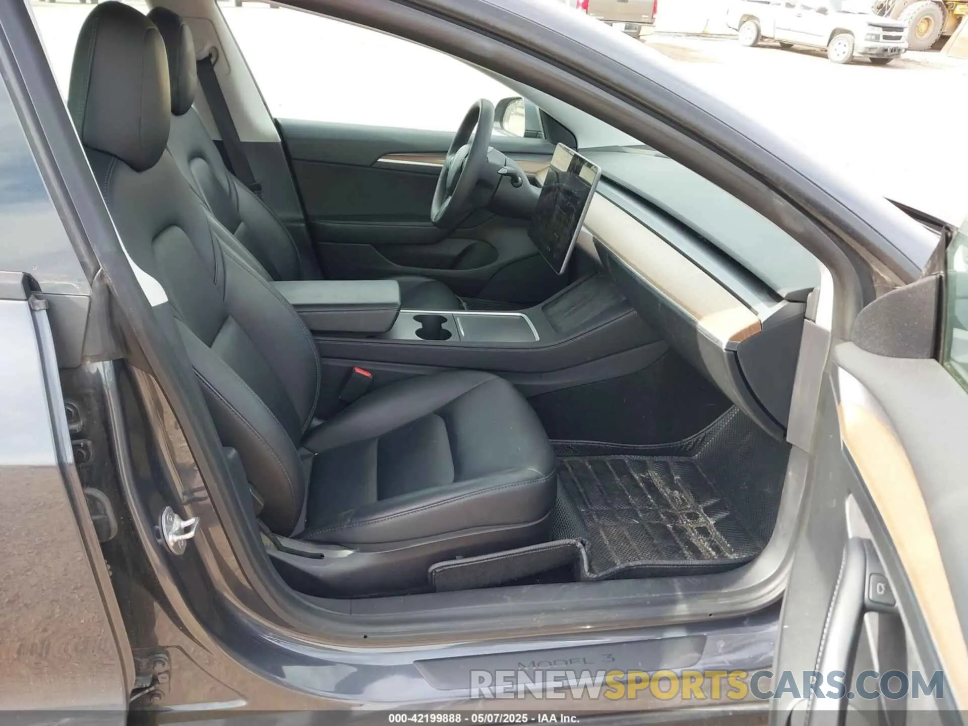5 Photograph of a damaged car 5YJ3E1EB8MF979224 TESLA MODEL 3 2021