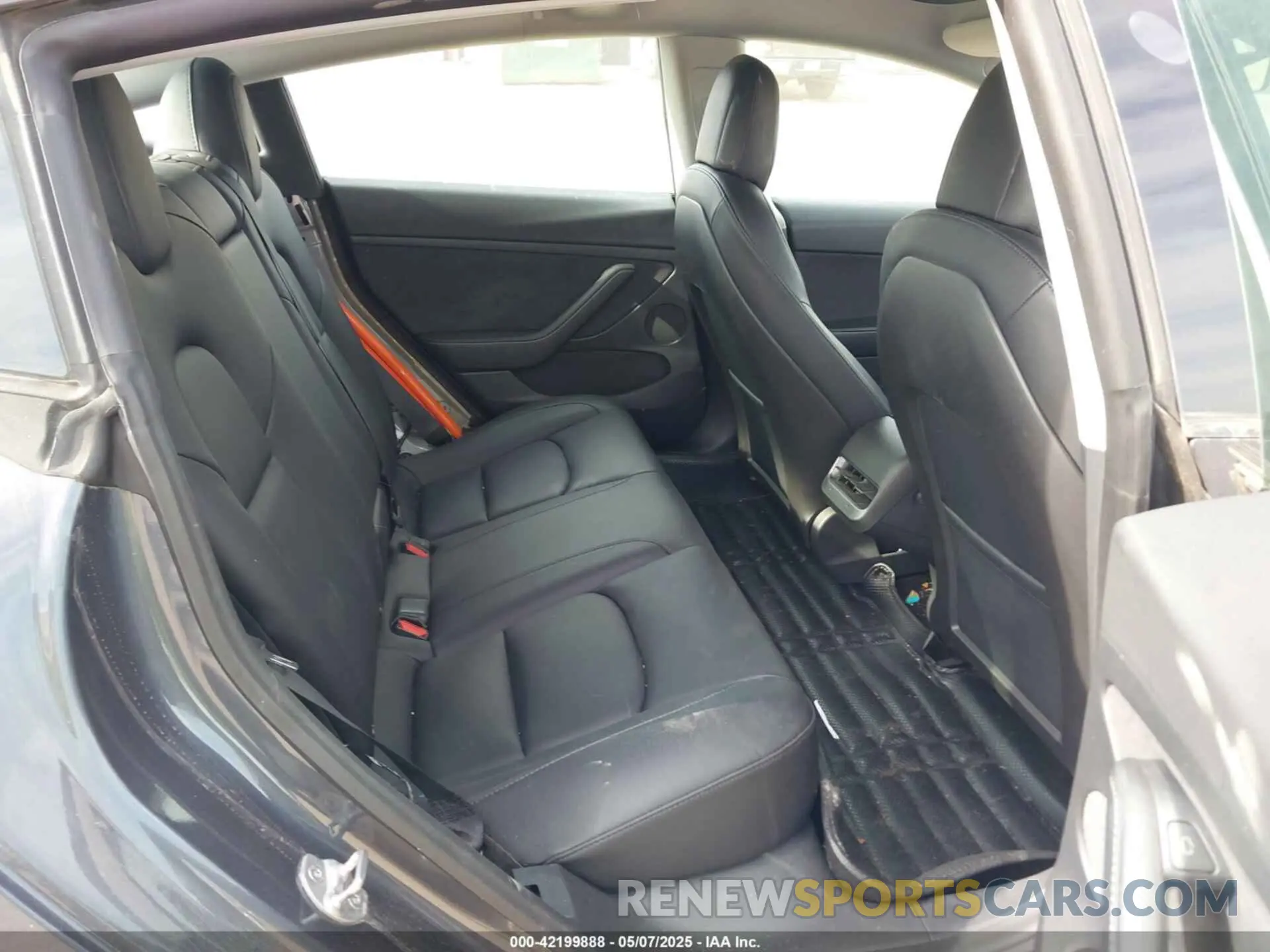 8 Photograph of a damaged car 5YJ3E1EB8MF979224 TESLA MODEL 3 2021