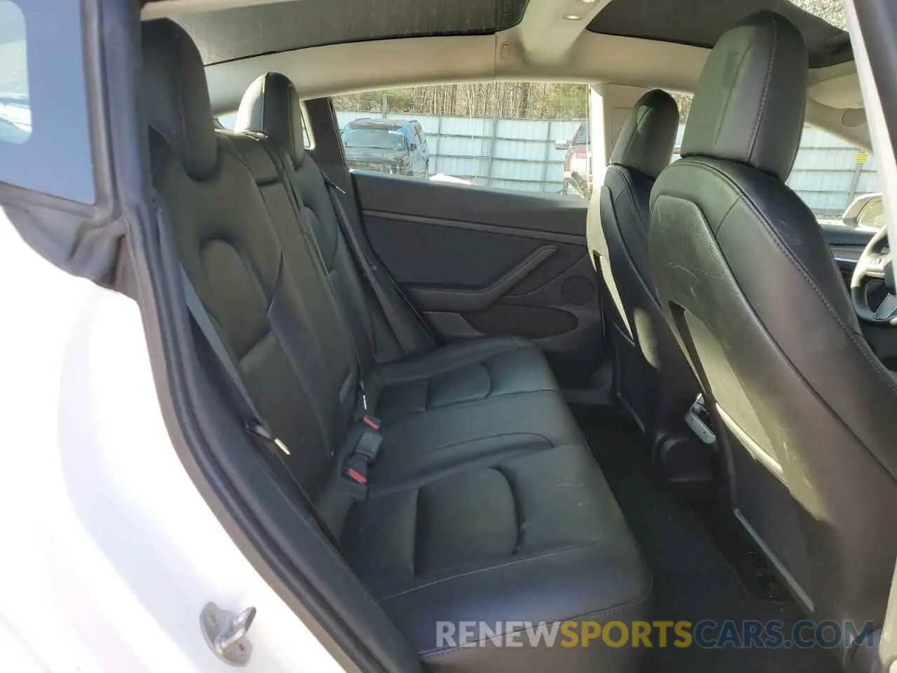11 Photograph of a damaged car 5YJ3E1EB8MF979997 TESLA MODEL 3 2021
