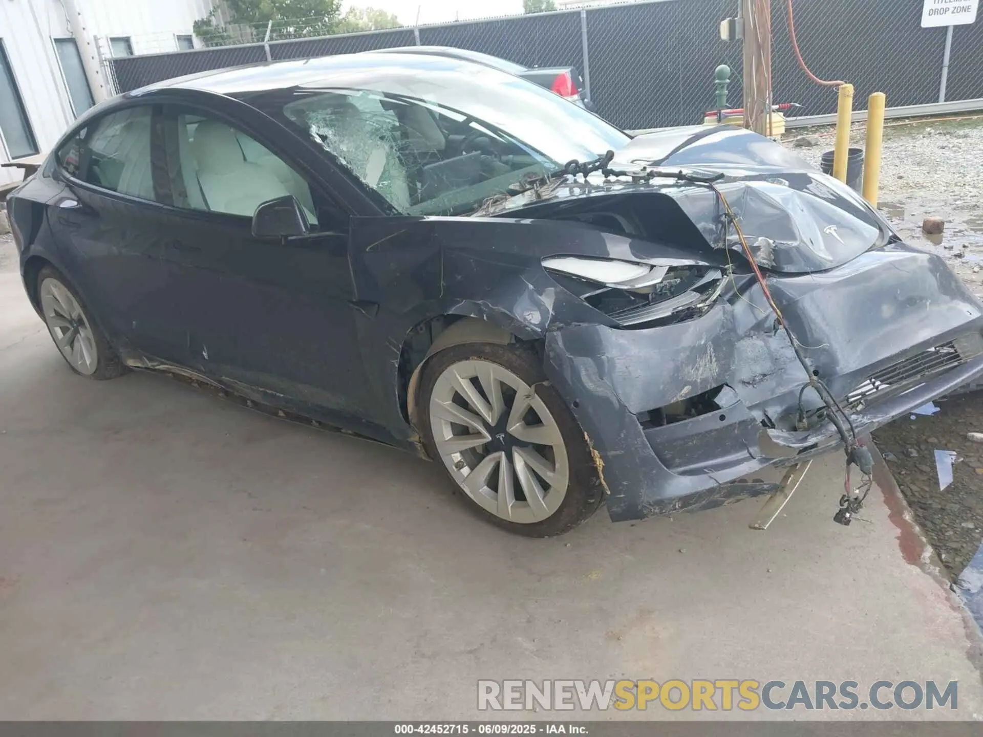 1 Photograph of a damaged car 5YJ3E1EB8MF980681 TESLA MODEL 3 2021