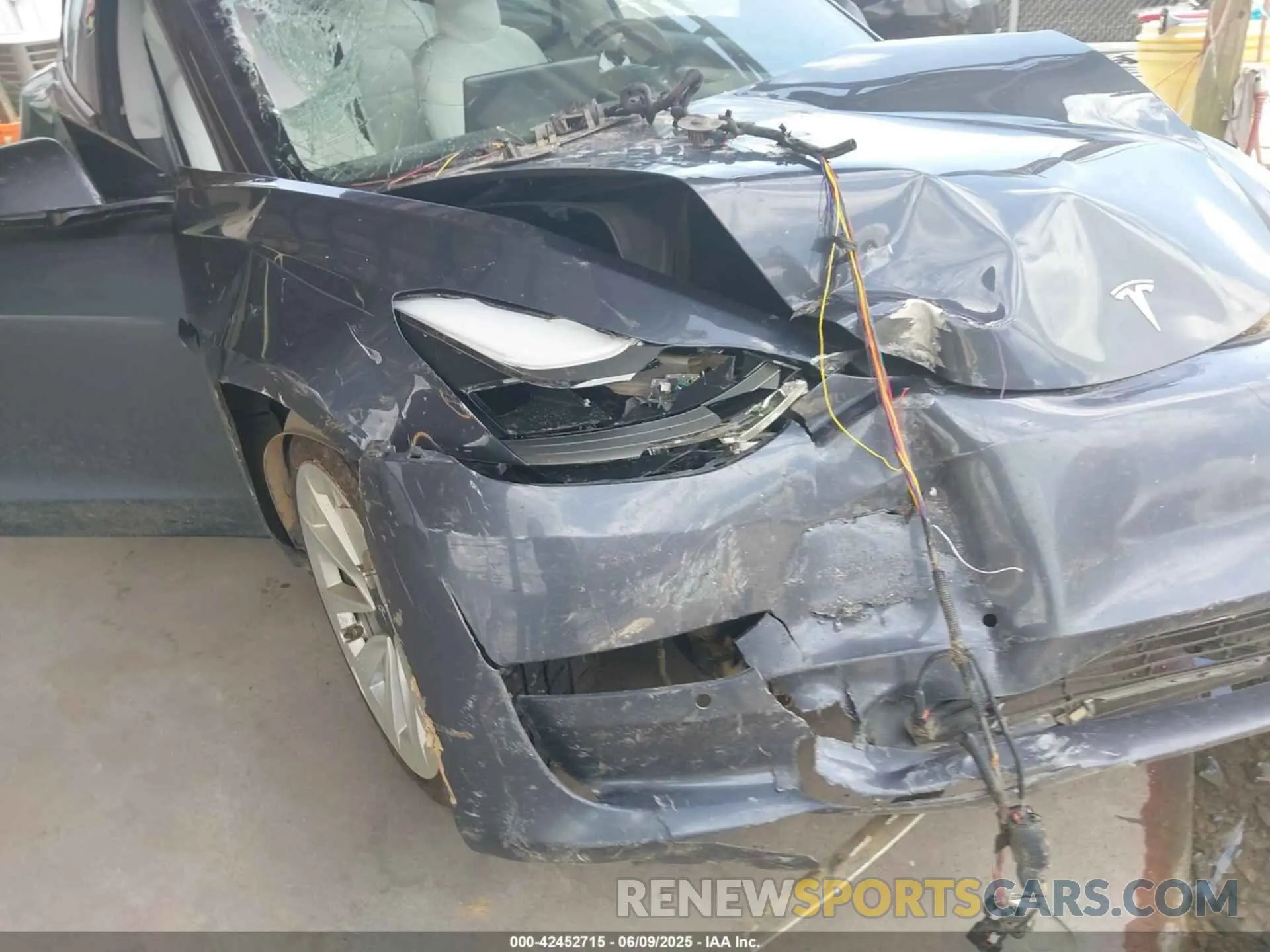 18 Photograph of a damaged car 5YJ3E1EB8MF980681 TESLA MODEL 3 2021