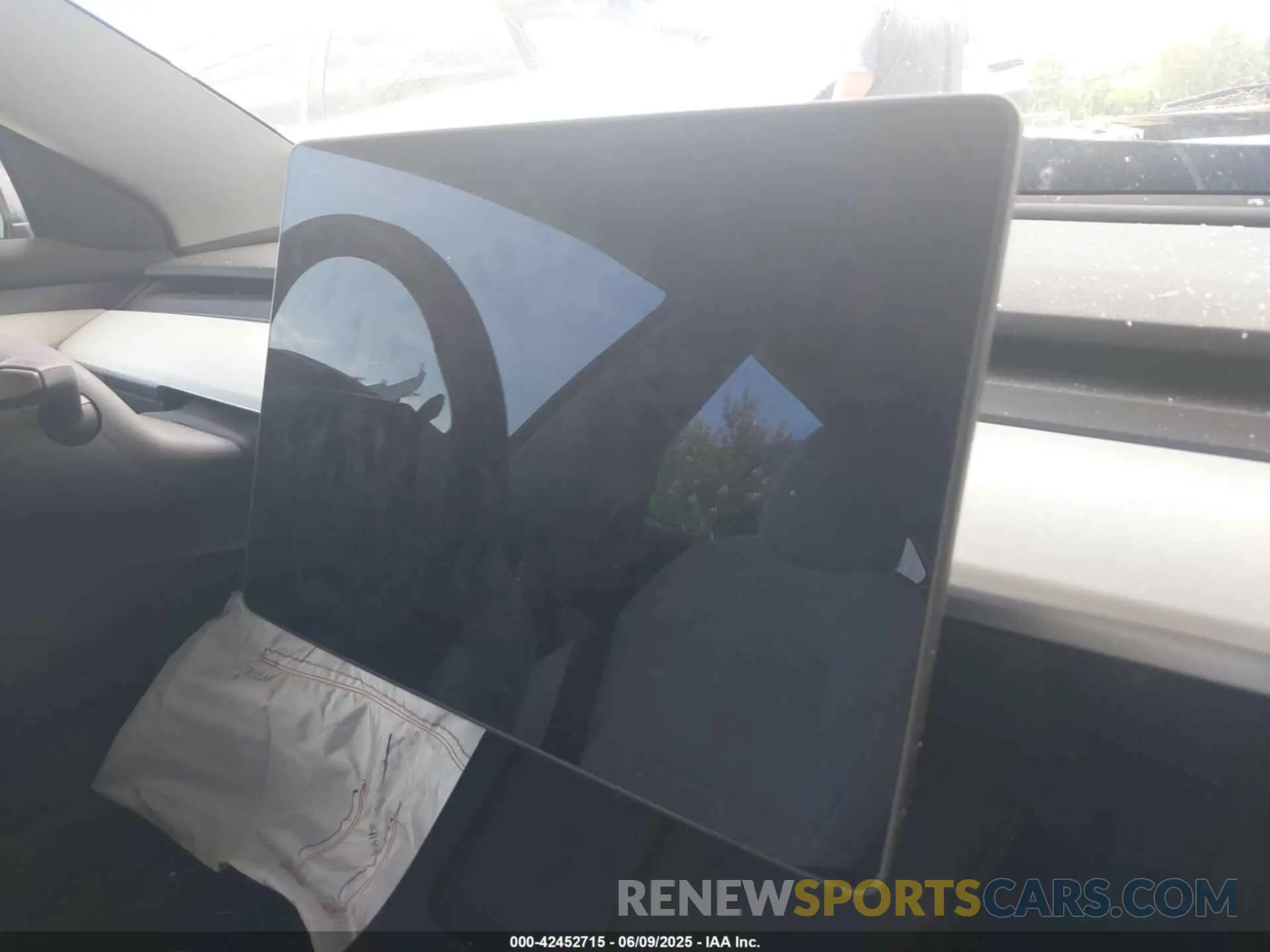 7 Photograph of a damaged car 5YJ3E1EB8MF980681 TESLA MODEL 3 2021