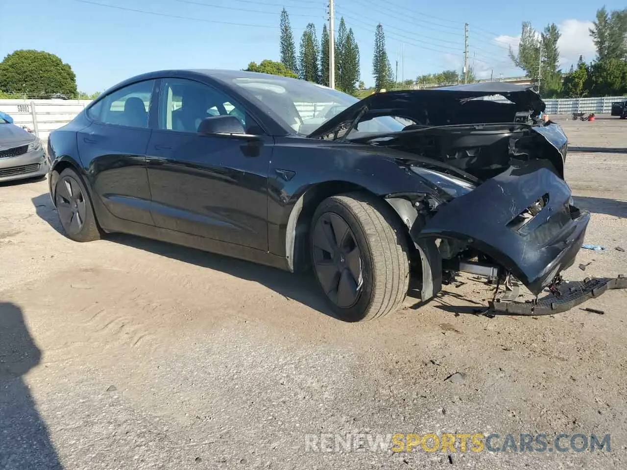 4 Photograph of a damaged car 5YJ3E1EB9MF014789 TESLA MODEL 3 2021