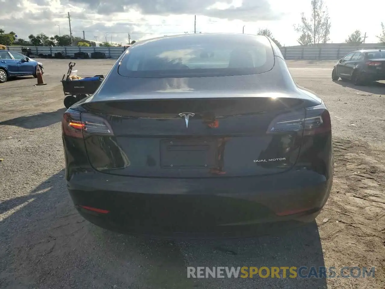 6 Photograph of a damaged car 5YJ3E1EB9MF014789 TESLA MODEL 3 2021