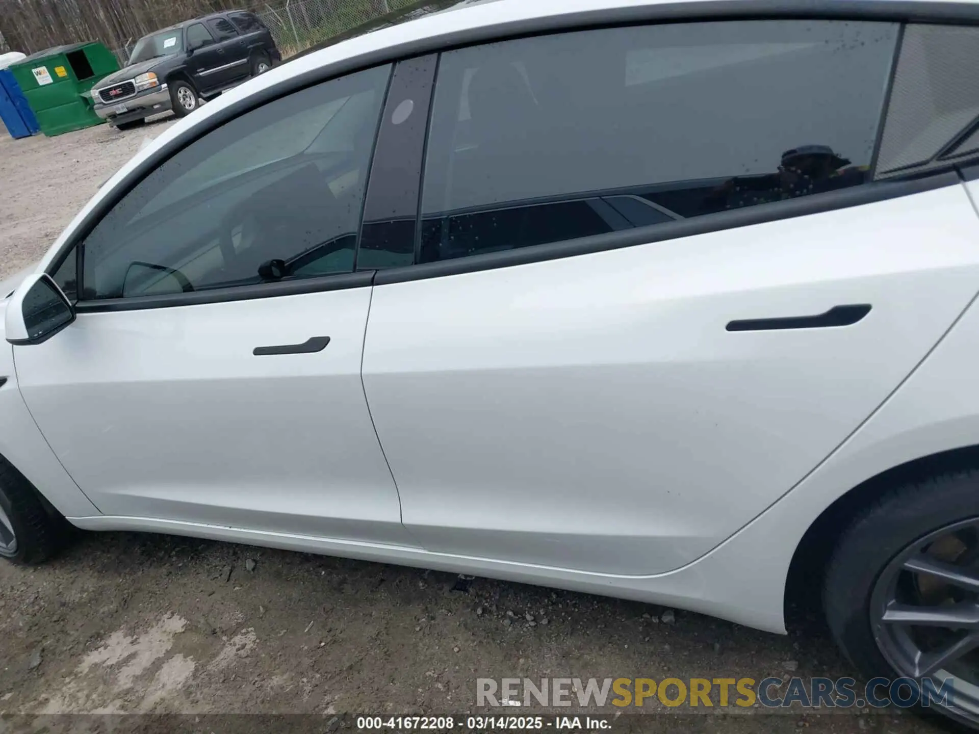 14 Photograph of a damaged car 5YJ3E1EB9MF014985 TESLA MODEL 3 2021
