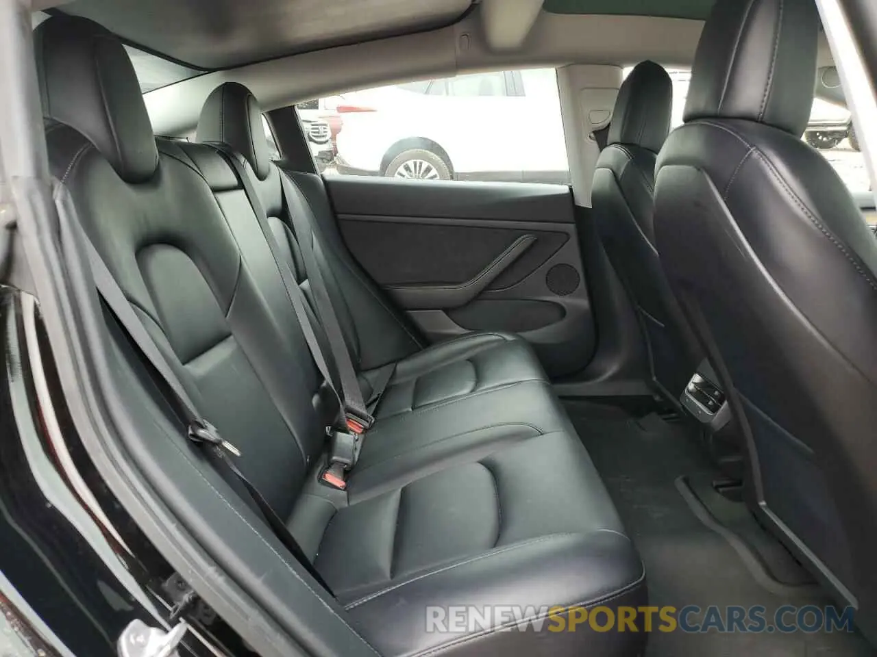 10 Photograph of a damaged car 5YJ3E1EB9MF032810 TESLA MODEL 3 2021