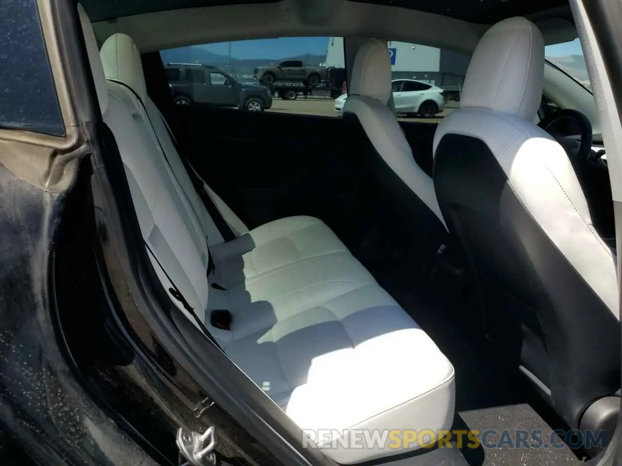 10 Photograph of a damaged car 5YJ3E1EB9MF052538 TESLA MODEL 3 2021