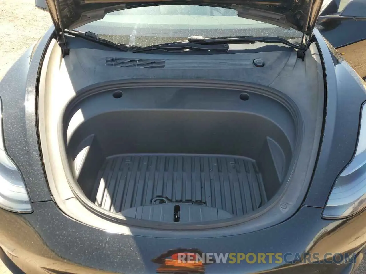 11 Photograph of a damaged car 5YJ3E1EB9MF052538 TESLA MODEL 3 2021