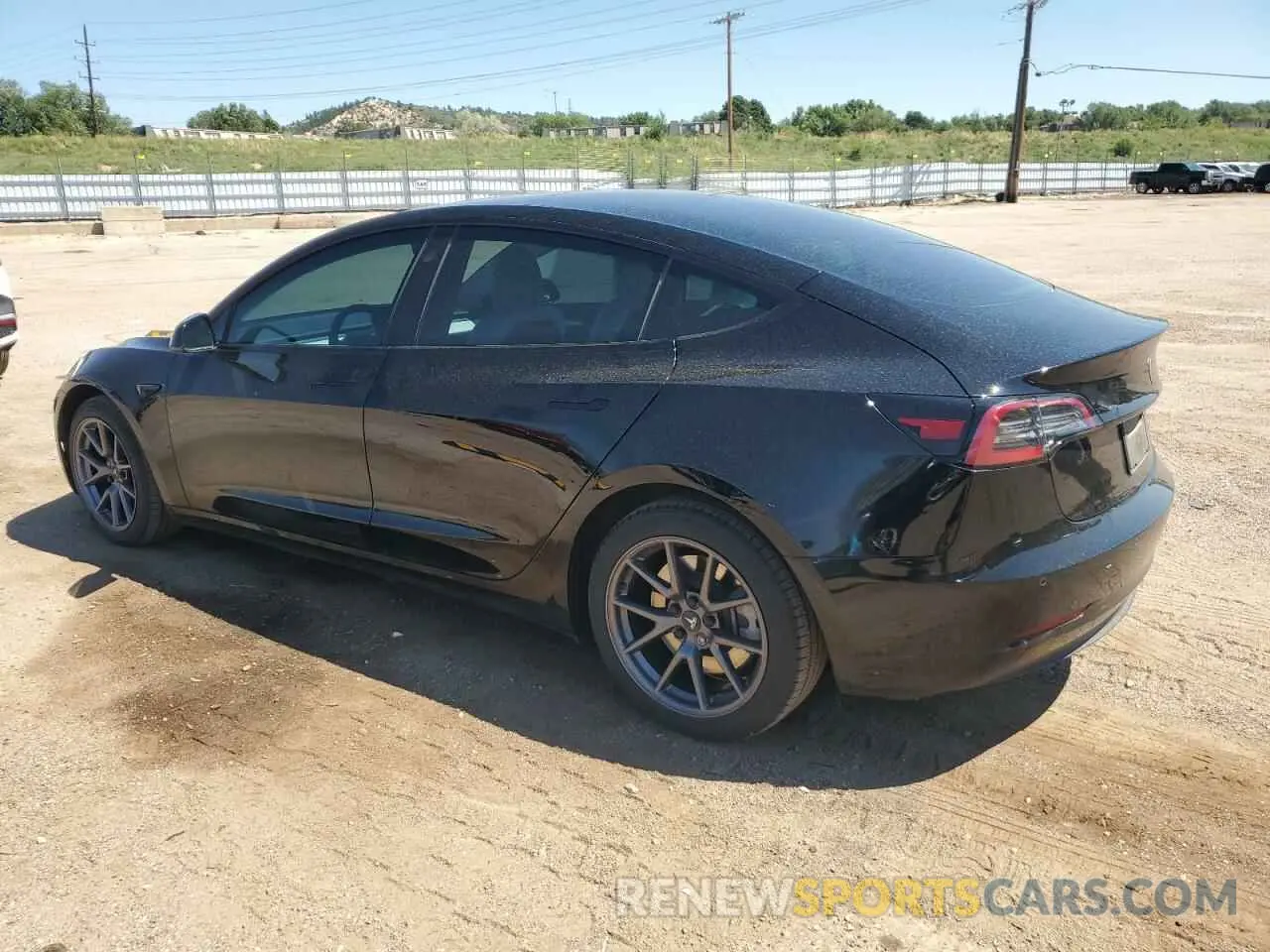 2 Photograph of a damaged car 5YJ3E1EB9MF052538 TESLA MODEL 3 2021