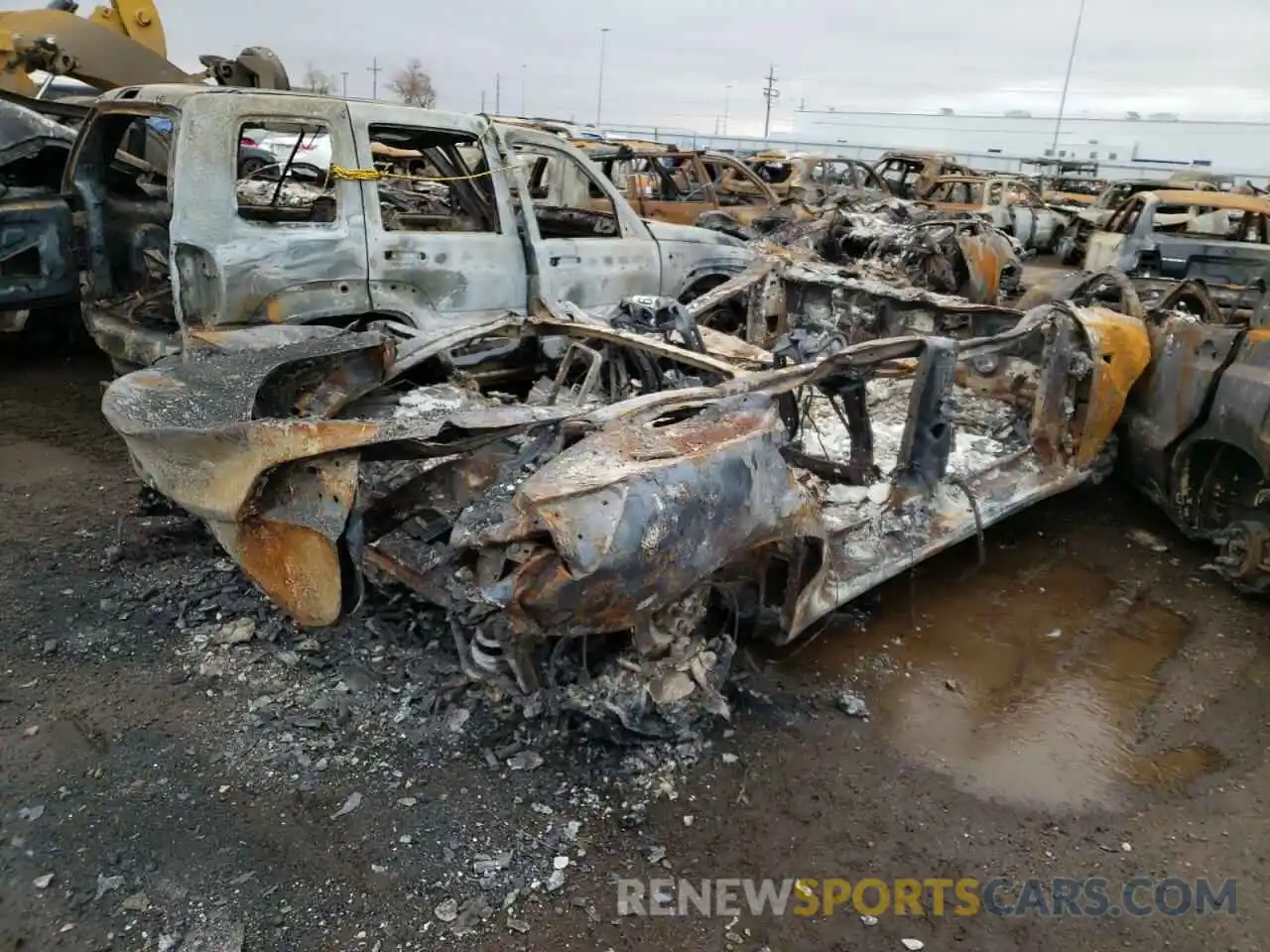 4 Photograph of a damaged car 5YJ3E1EB9MF066844 TESLA MODEL 3 2021