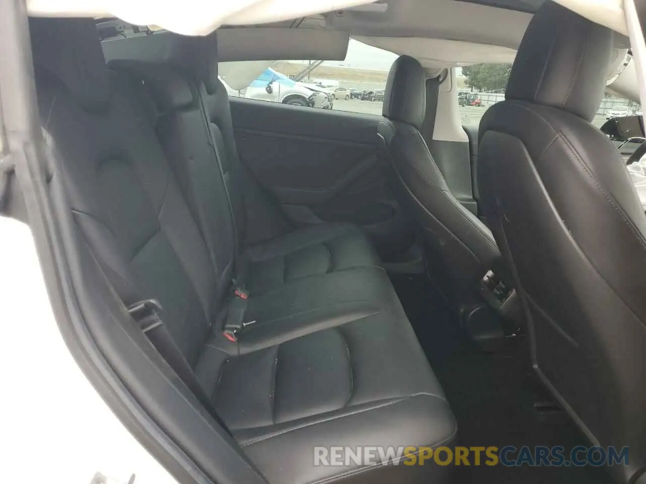 11 Photograph of a damaged car 5YJ3E1EB9MF070246 TESLA MODEL 3 2021