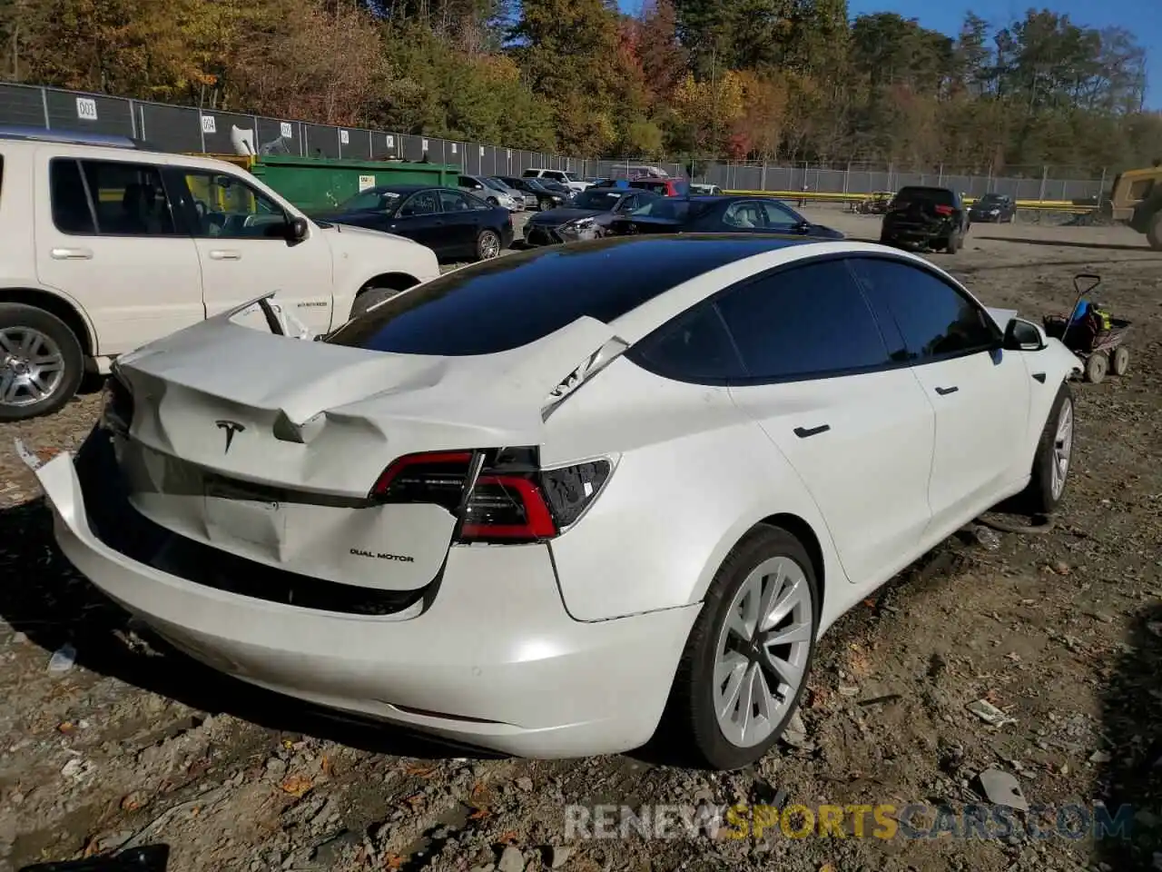 4 Photograph of a damaged car 5YJ3E1EB9MF083806 TESLA MODEL 3 2021