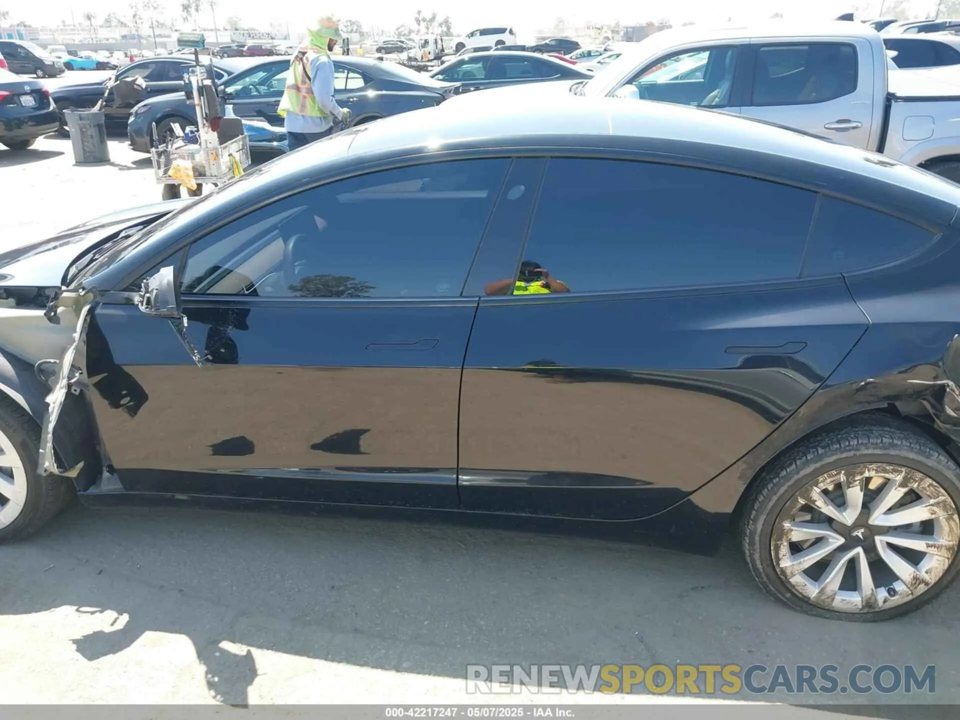 14 Photograph of a damaged car 5YJ3E1EB9MF871260 TESLA MODEL 3 2021