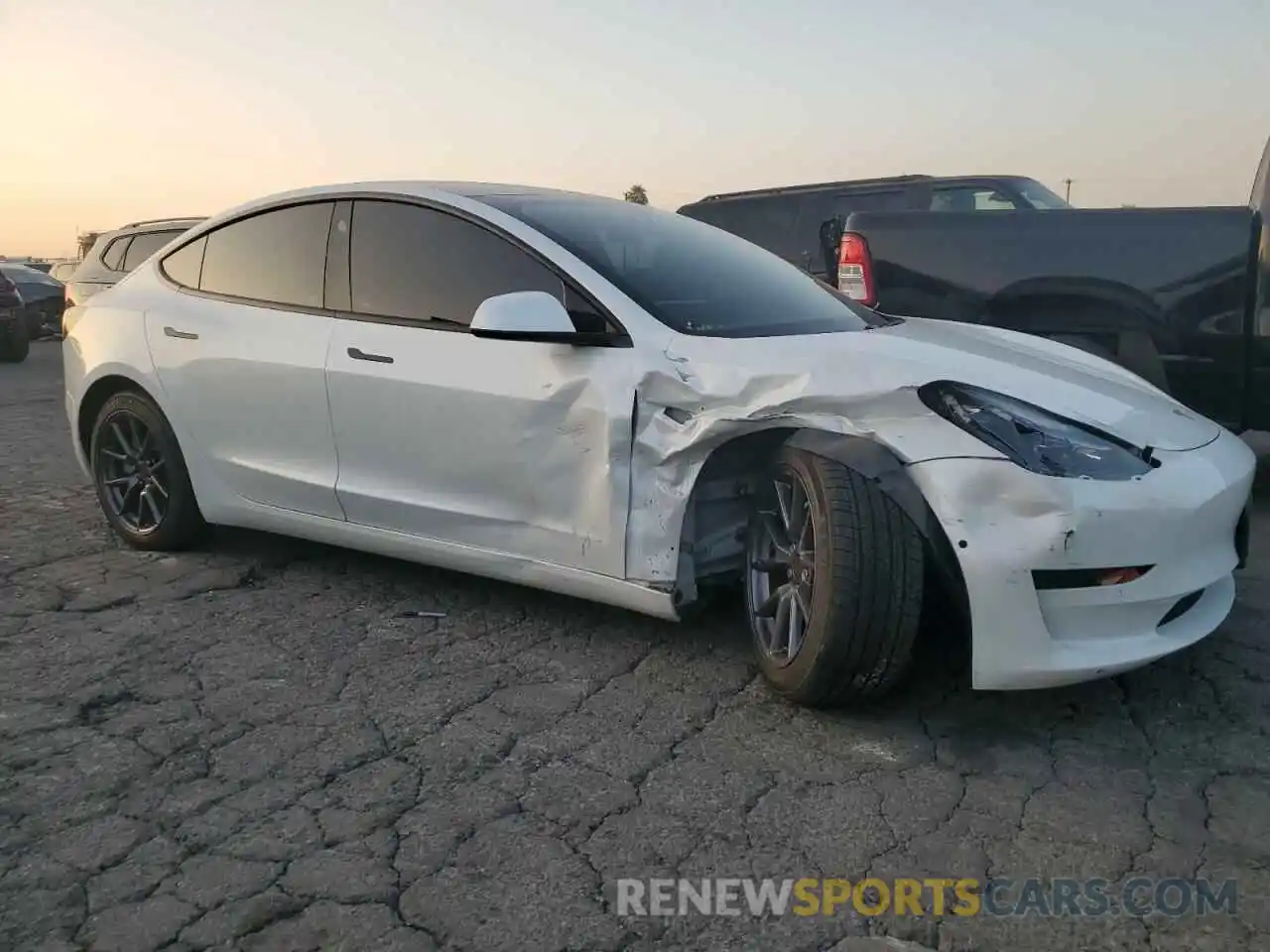 4 Photograph of a damaged car 5YJ3E1EB9MF872649 TESLA MODEL 3 2021