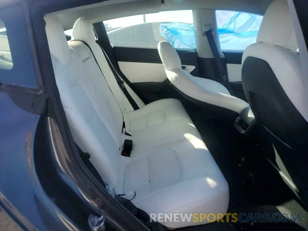 10 Photograph of a damaged car 5YJ3E1EB9MF903060 TESLA MODEL 3 2021