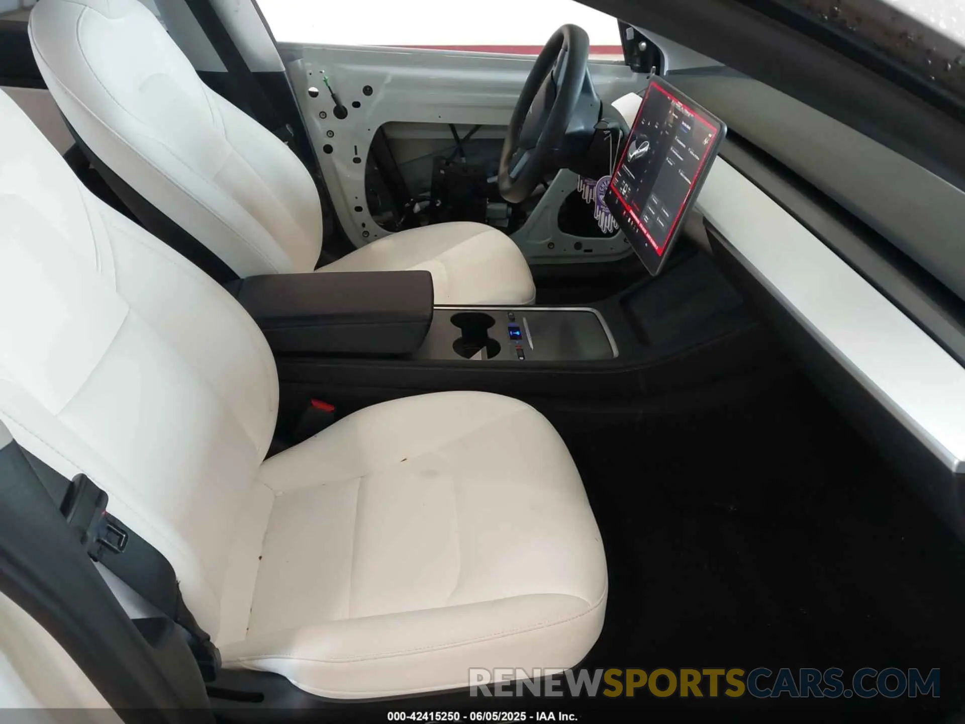 5 Photograph of a damaged car 5YJ3E1EB9MF903382 TESLA MODEL 3 2021