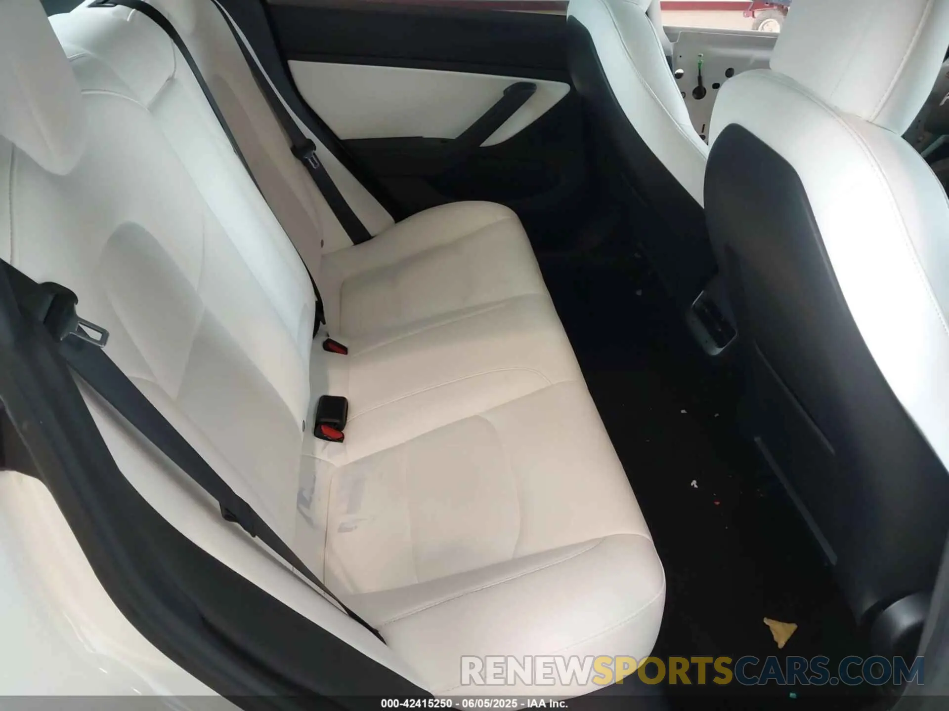 8 Photograph of a damaged car 5YJ3E1EB9MF903382 TESLA MODEL 3 2021