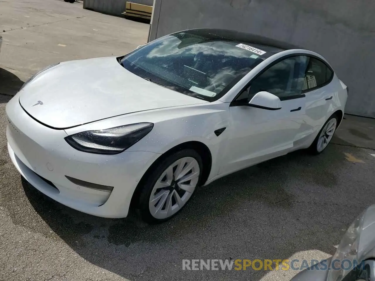 1 Photograph of a damaged car 5YJ3E1EB9MF924345 TESLA MODEL 3 2021