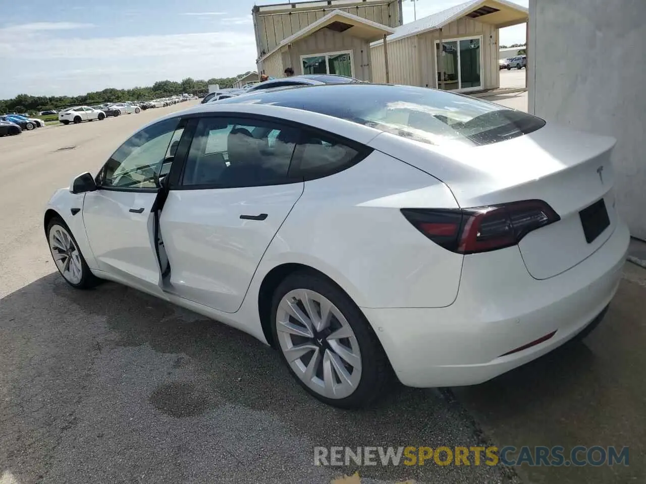2 Photograph of a damaged car 5YJ3E1EB9MF924345 TESLA MODEL 3 2021