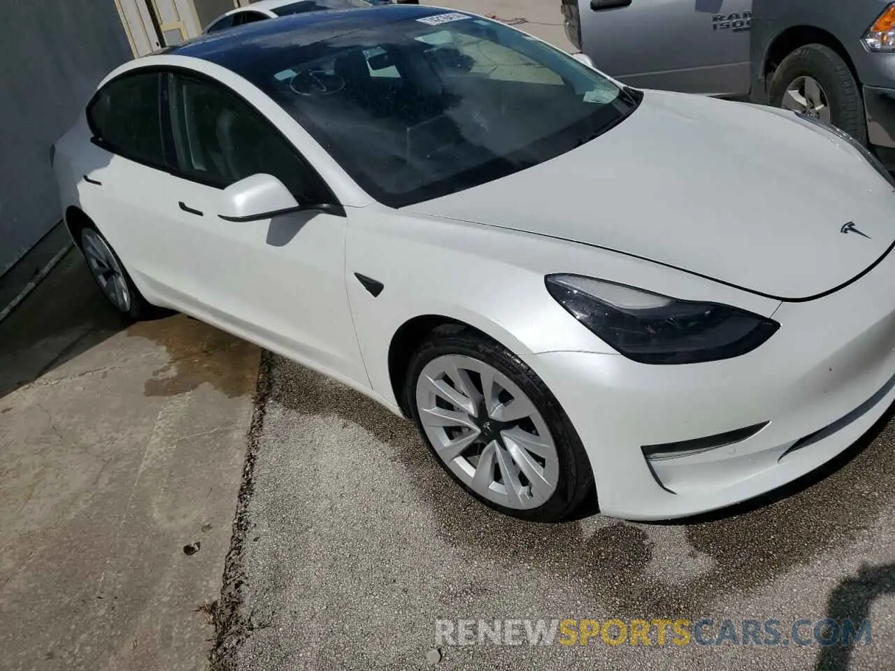 4 Photograph of a damaged car 5YJ3E1EB9MF924345 TESLA MODEL 3 2021