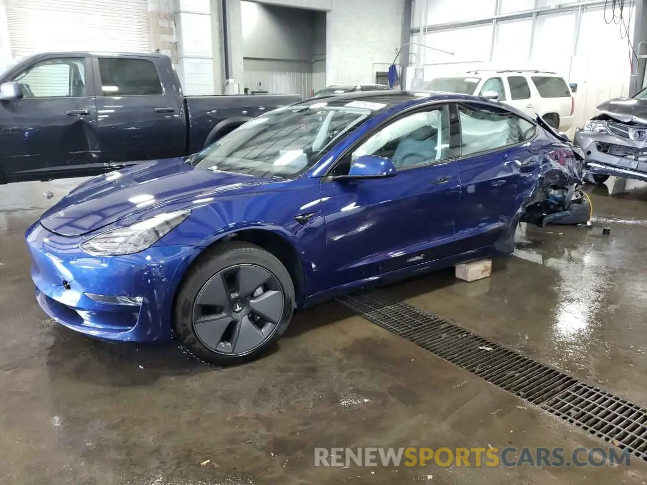 1 Photograph of a damaged car 5YJ3E1EB9MF927990 TESLA MODEL 3 2021