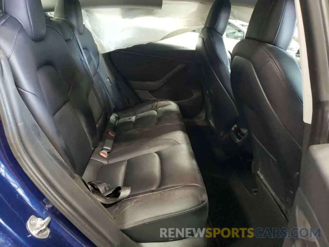 10 Photograph of a damaged car 5YJ3E1EB9MF927990 TESLA MODEL 3 2021