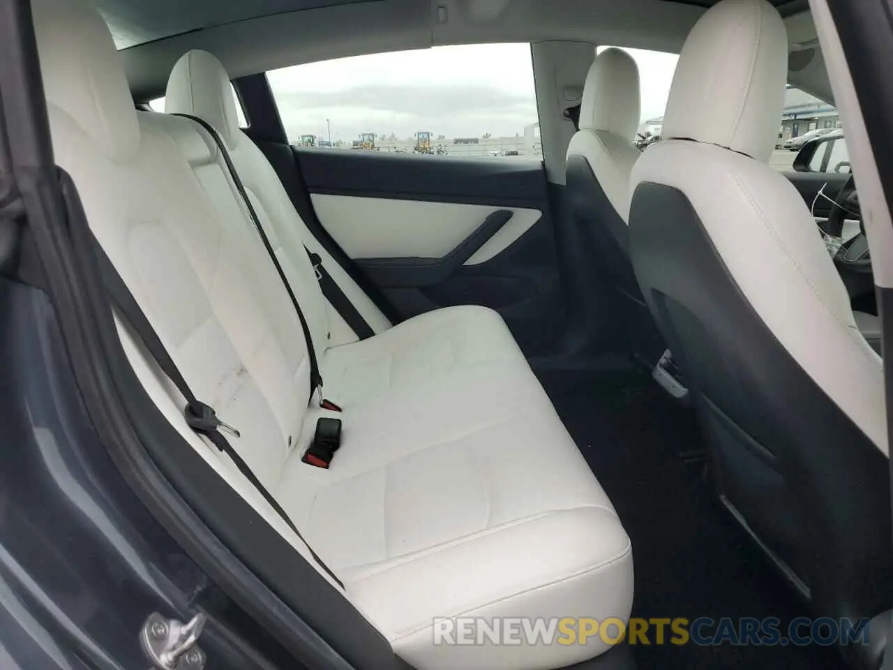 10 Photograph of a damaged car 5YJ3E1EB9MF937533 TESLA MODEL 3 2021