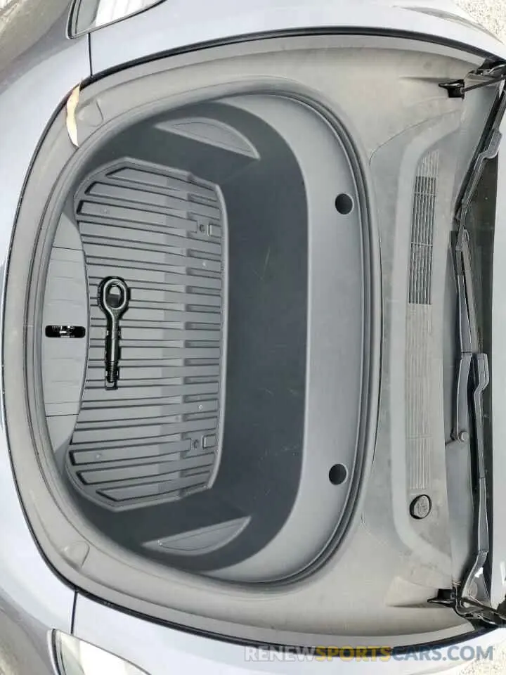 11 Photograph of a damaged car 5YJ3E1EB9MF937533 TESLA MODEL 3 2021