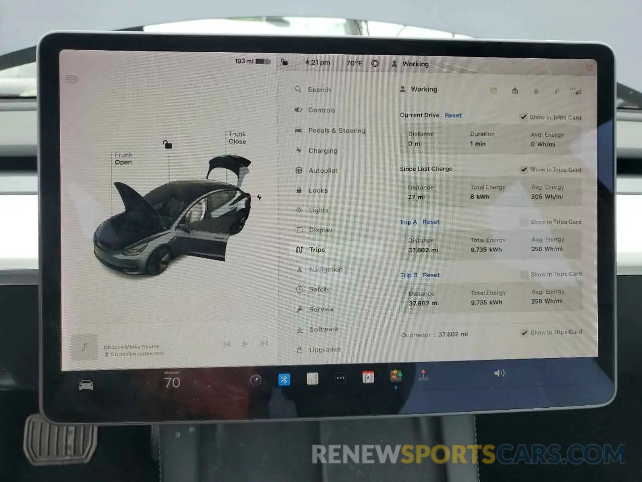 9 Photograph of a damaged car 5YJ3E1EB9MF937533 TESLA MODEL 3 2021