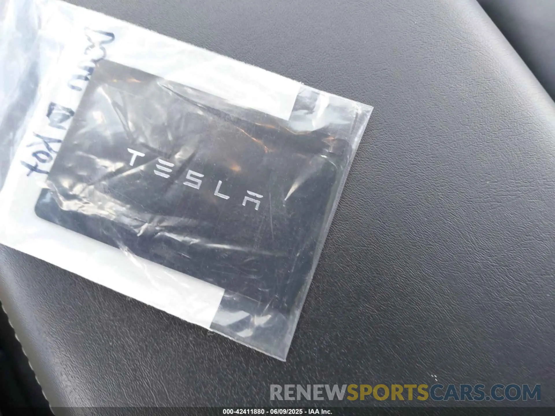 11 Photograph of a damaged car 5YJ3E1EB9MF974887 TESLA MODEL 3 2021
