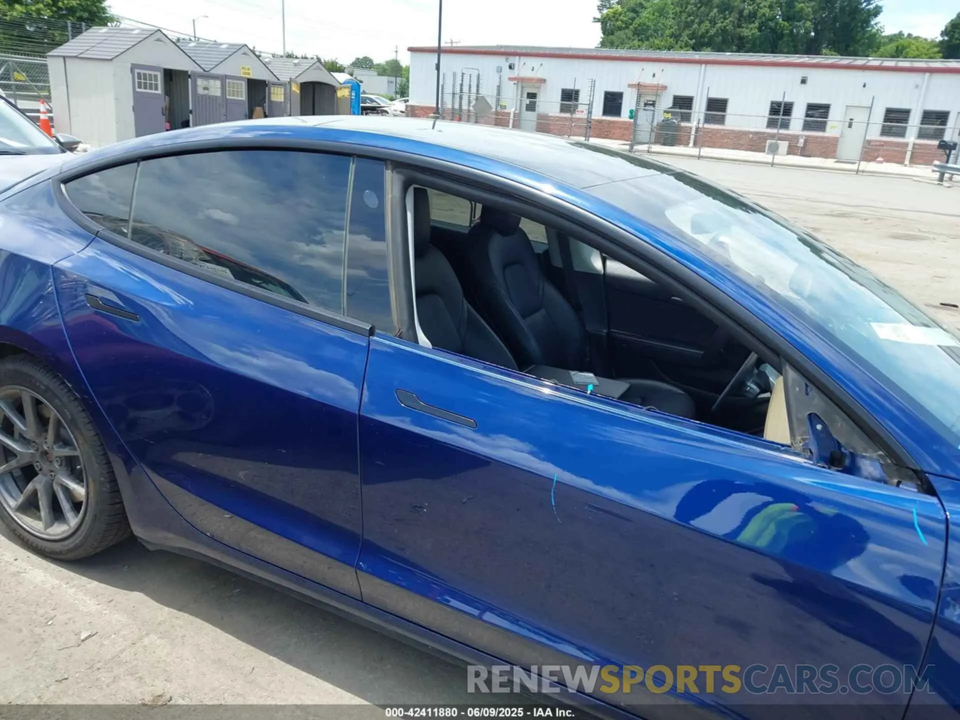 14 Photograph of a damaged car 5YJ3E1EB9MF974887 TESLA MODEL 3 2021