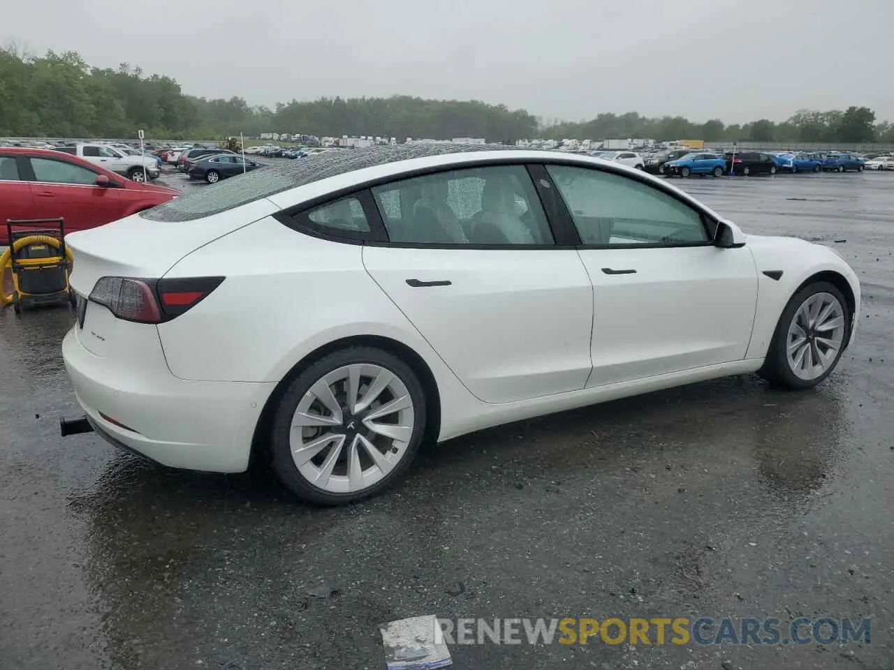 3 Photograph of a damaged car 5YJ3E1EB9MF975490 TESLA MODEL 3 2021