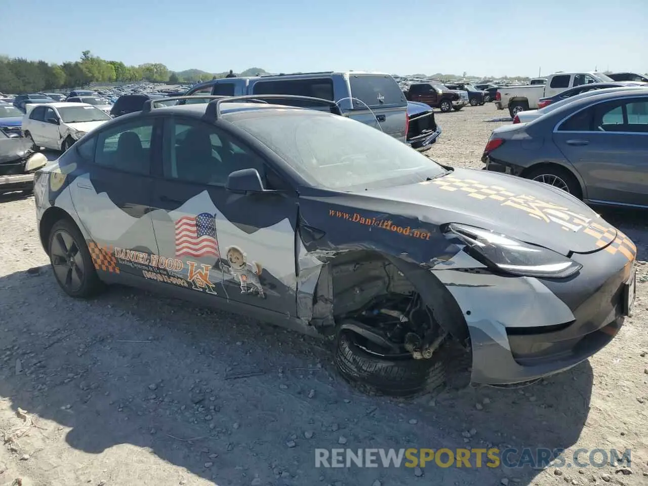 4 Photograph of a damaged car 5YJ3E1EB9MF988336 TESLA MODEL 3 2021