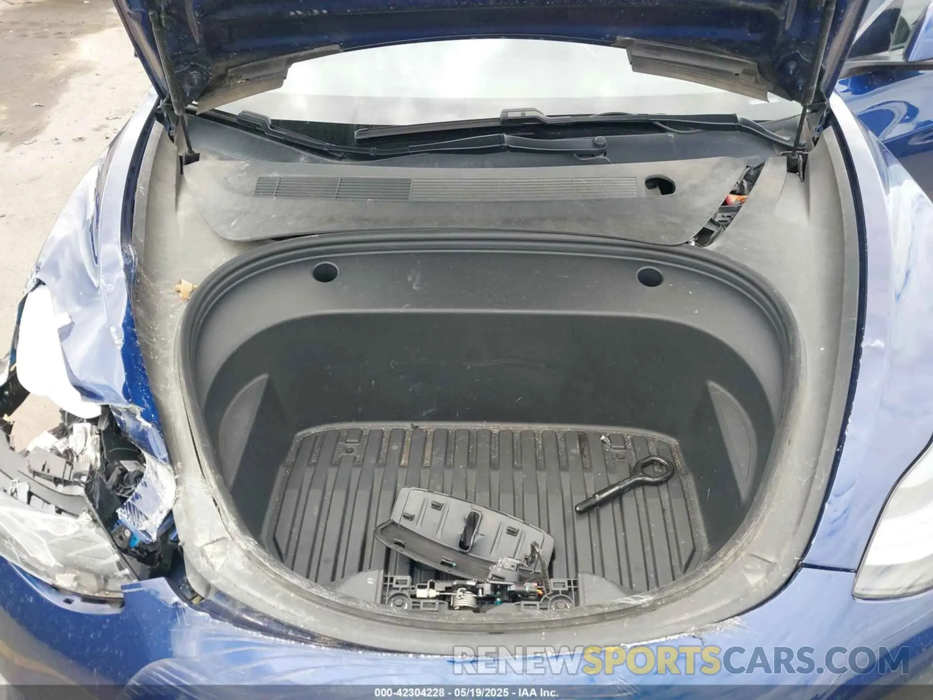 10 Photograph of a damaged car 5YJ3E1EBXMF054945 TESLA MODEL 3 2021