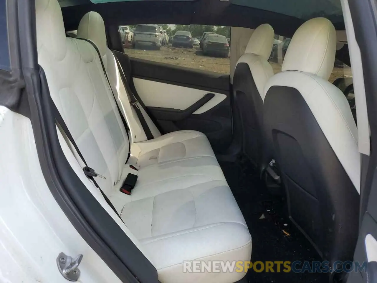10 Photograph of a damaged car 5YJ3E1EBXMF925066 TESLA MODEL 3 2021