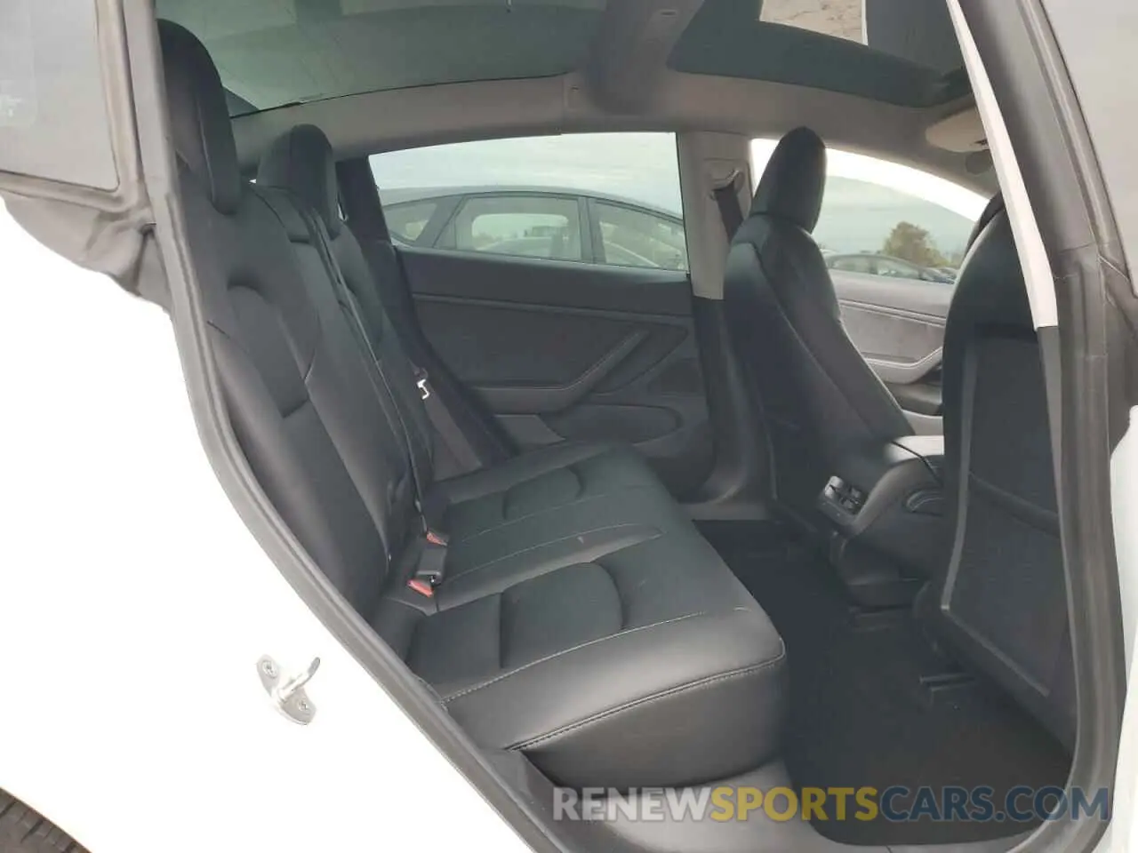 10 Photograph of a damaged car 5YJ3E1EBXMF938965 TESLA MODEL 3 2021