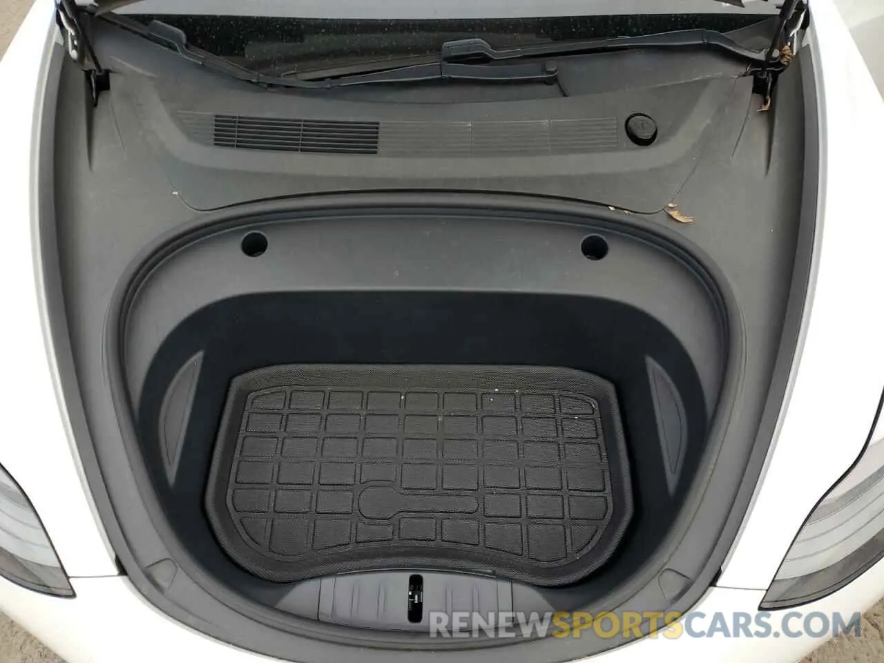 11 Photograph of a damaged car 5YJ3E1EBXMF938965 TESLA MODEL 3 2021