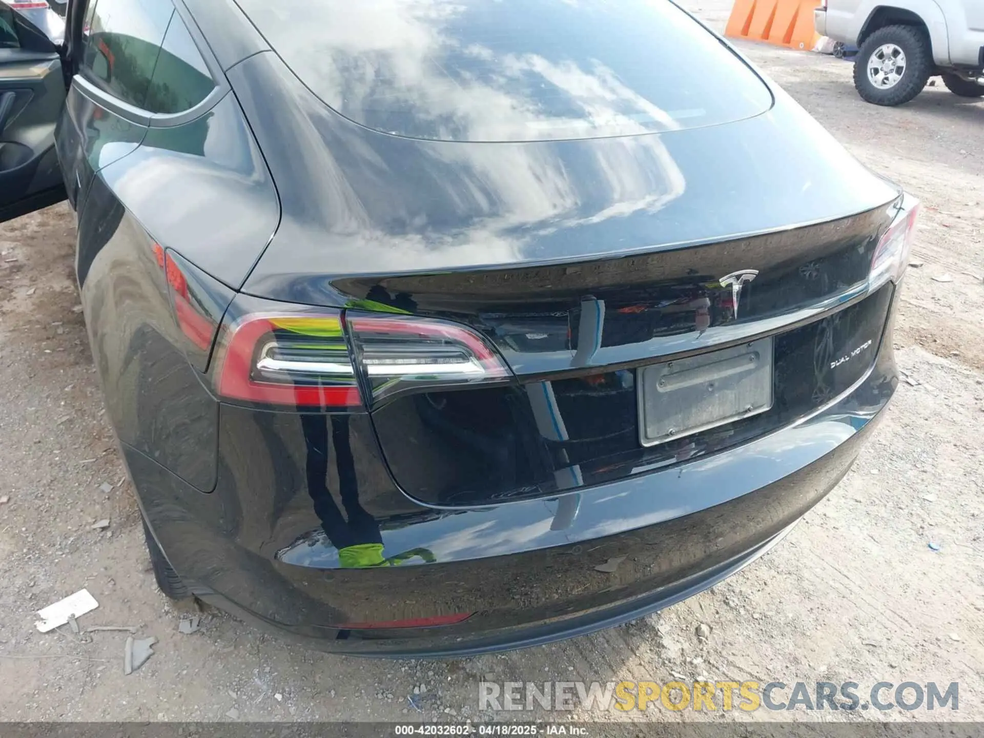 6 Photograph of a damaged car 5YJ3E1EBXMF974946 TESLA MODEL 3 2021