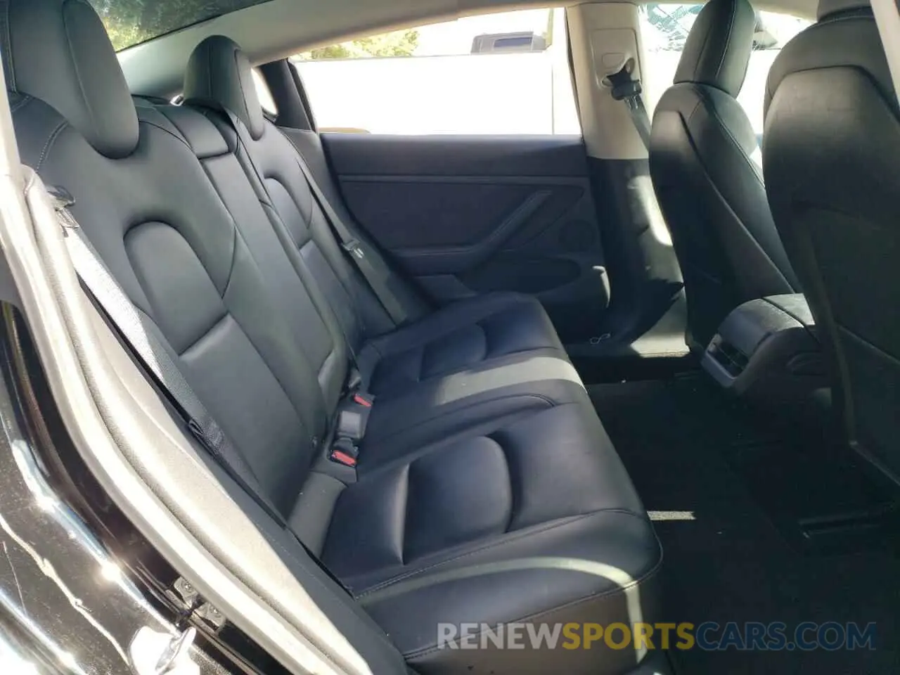 10 Photograph of a damaged car 5YJ3E1EBXMF987986 TESLA MODEL 3 2021
