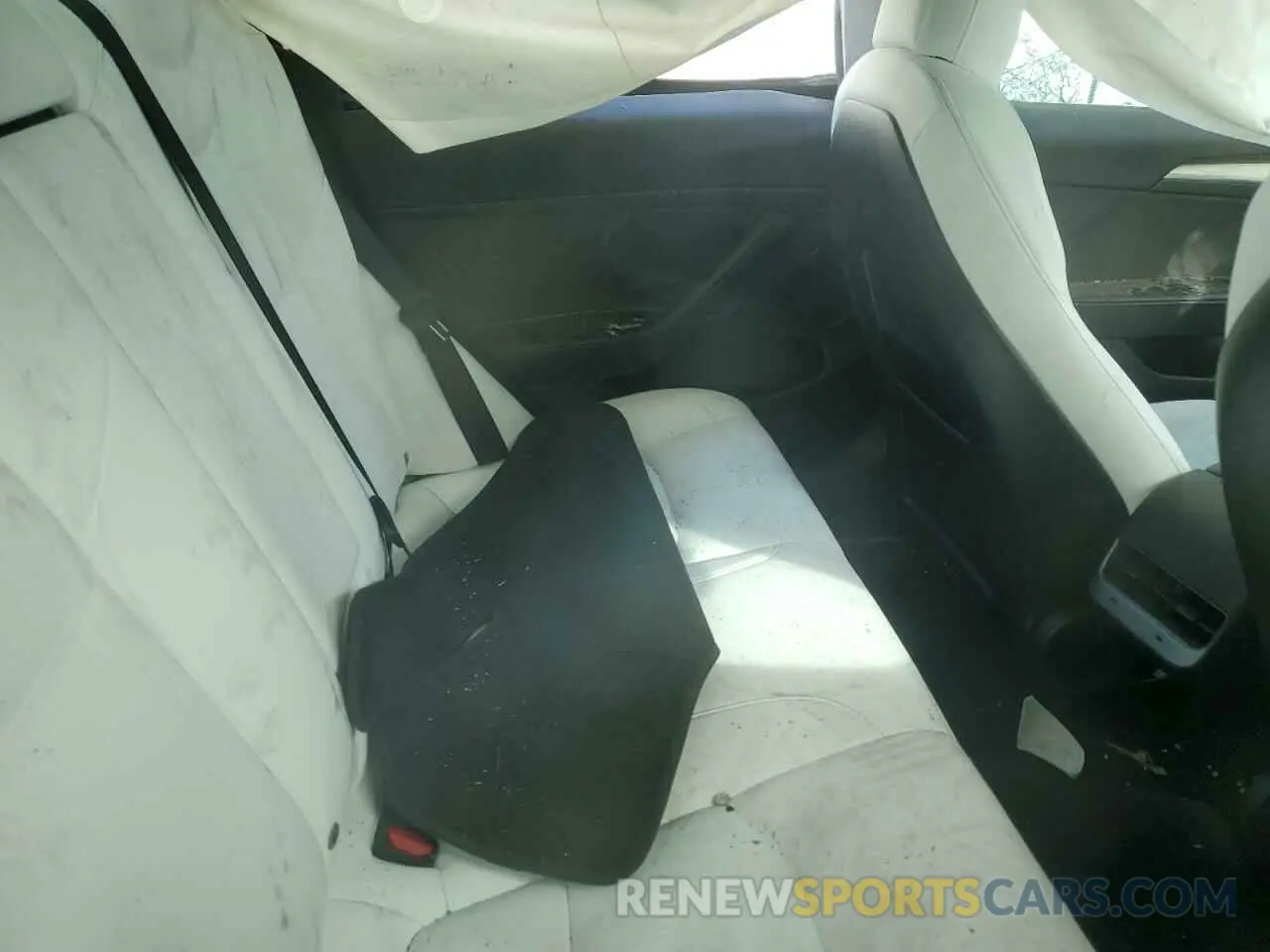 10 Photograph of a damaged car 5YJ3E1EBXMF999443 TESLA MODEL 3 2021