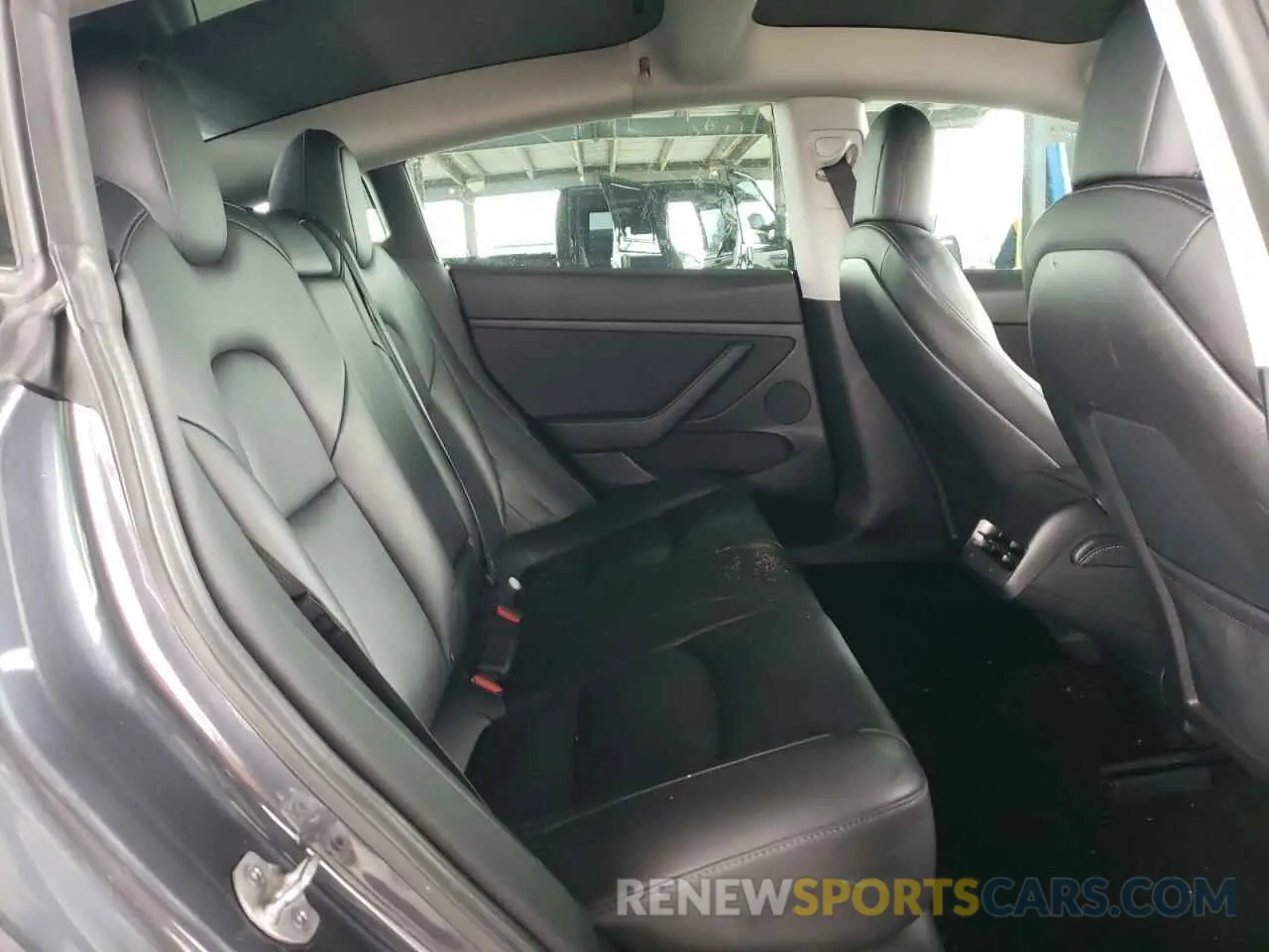 10 Photograph of a damaged car 5YJ3E1EC1MF074350 TESLA MODEL 3 2021